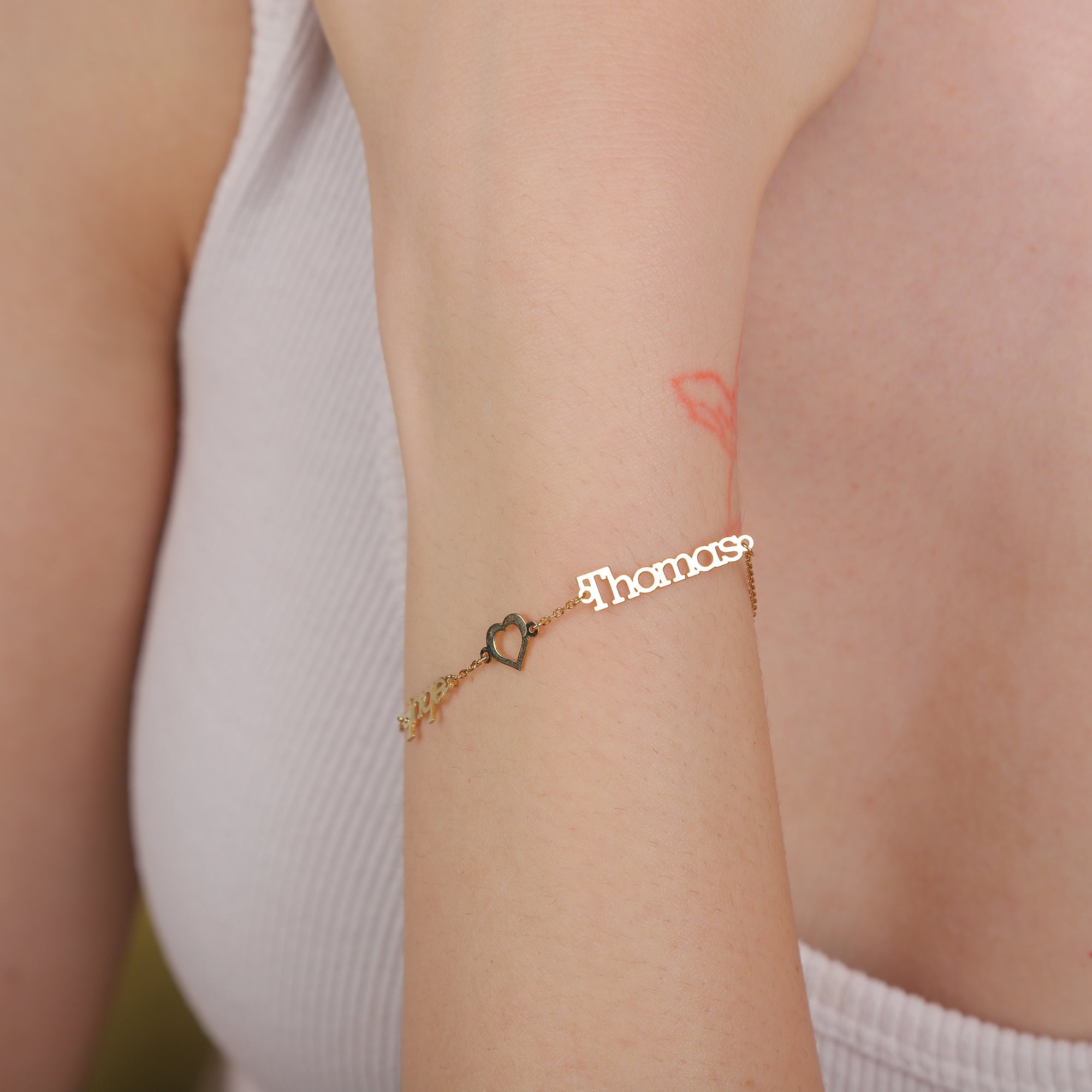 Custom Name Bracelet with Heart Detail – Gold Personalized Jewelry