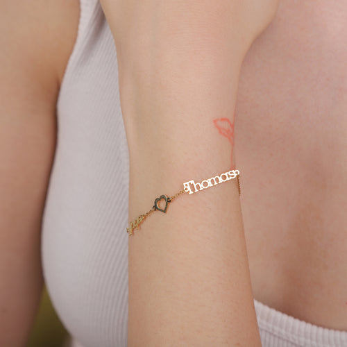 Custom Name Bracelet with Heart Detail – Gold Personalized Jewelry