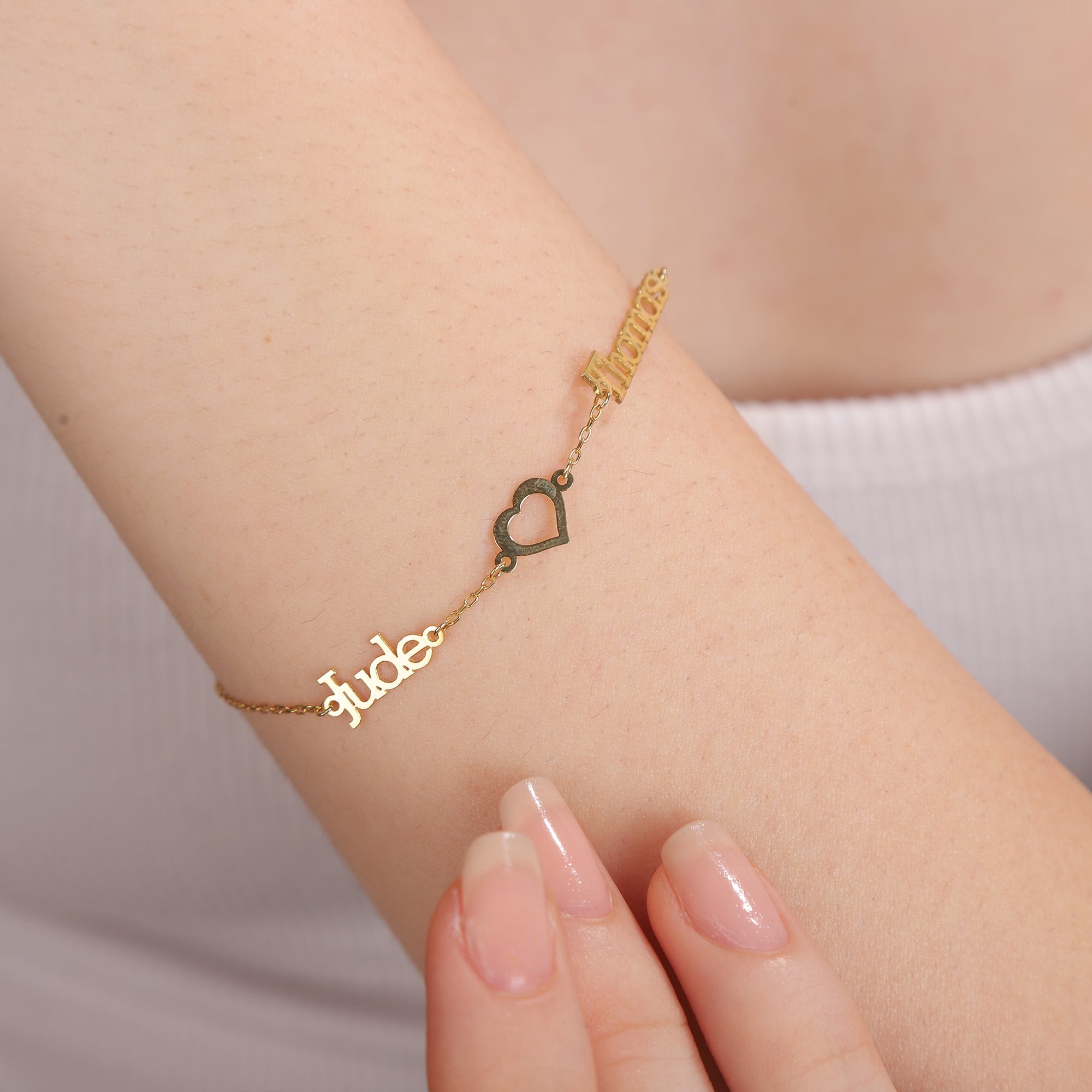 Custom Name Bracelet with Heart Detail – Gold Personalized Jewelry
